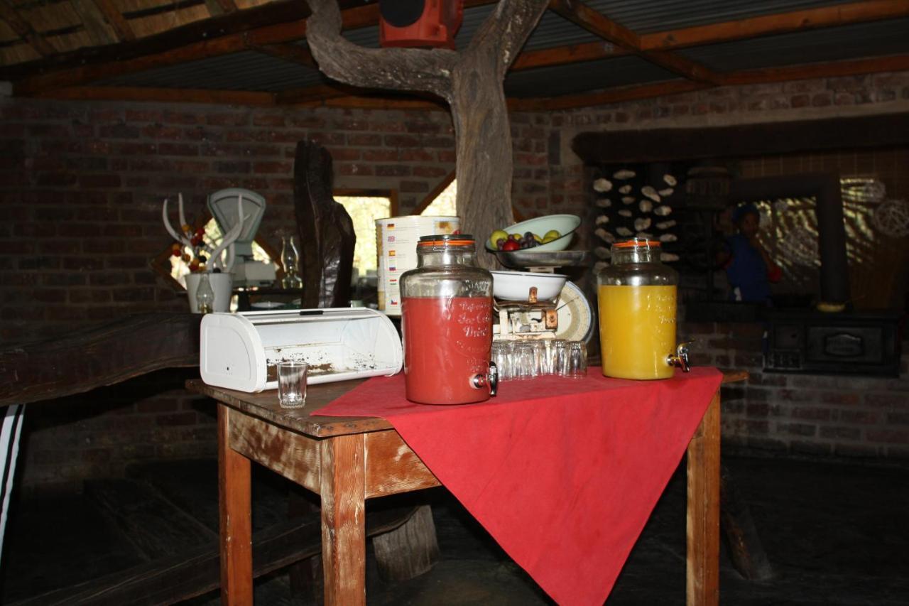 Villa Roy'S Rest Camp Grootfontein Esterno foto